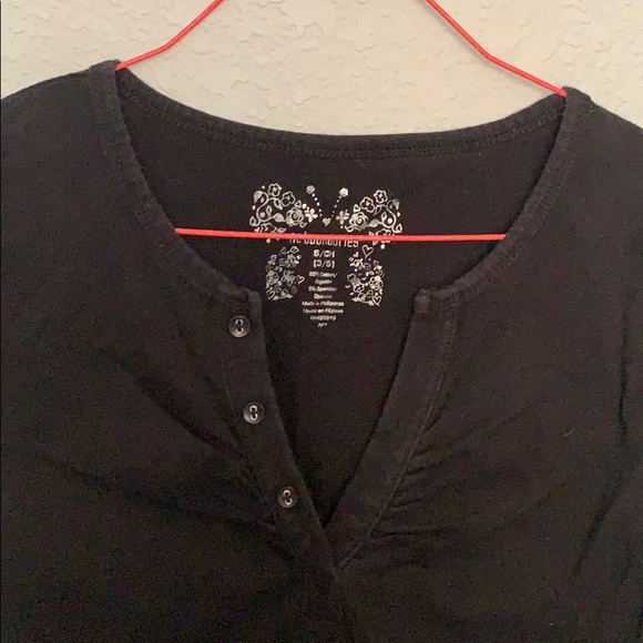 Black fitted T - Picture 2 of 3